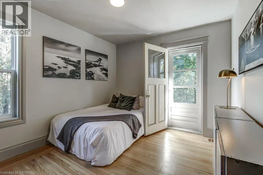 43 ROSSLYN Avenue S