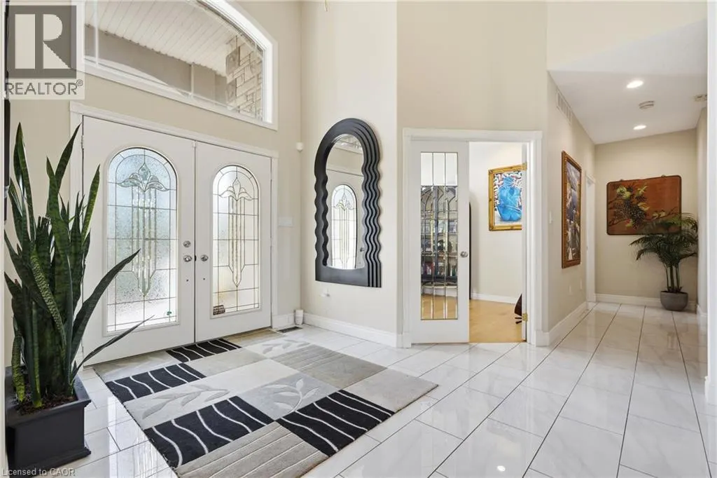 1194 HUNT CLUB Road
