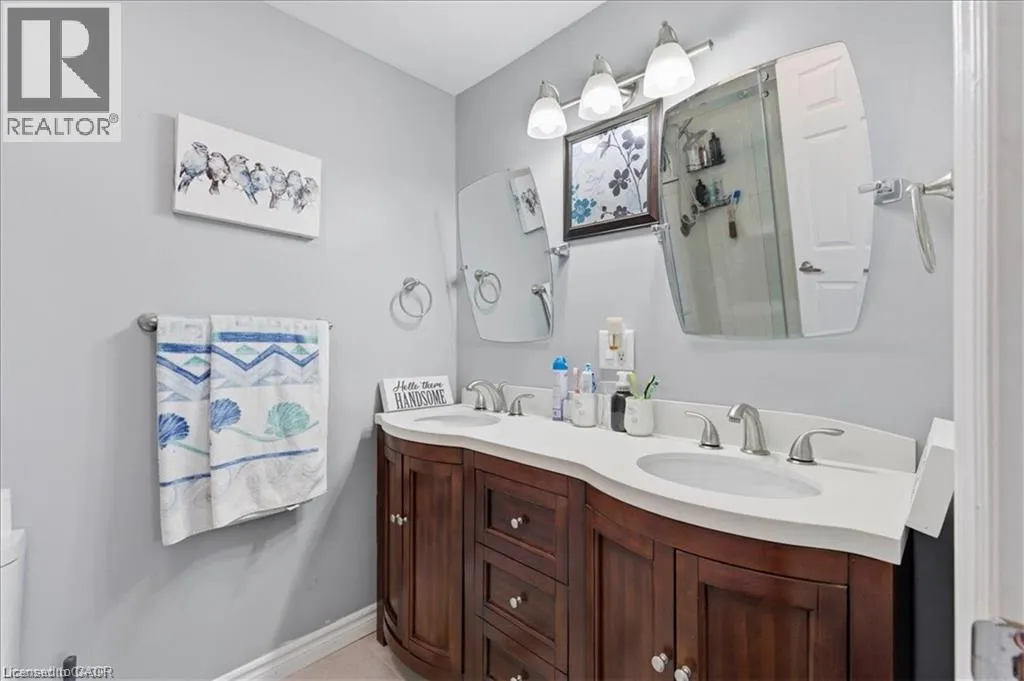 84 WESTMEADOW Drive Unit# 1 #1