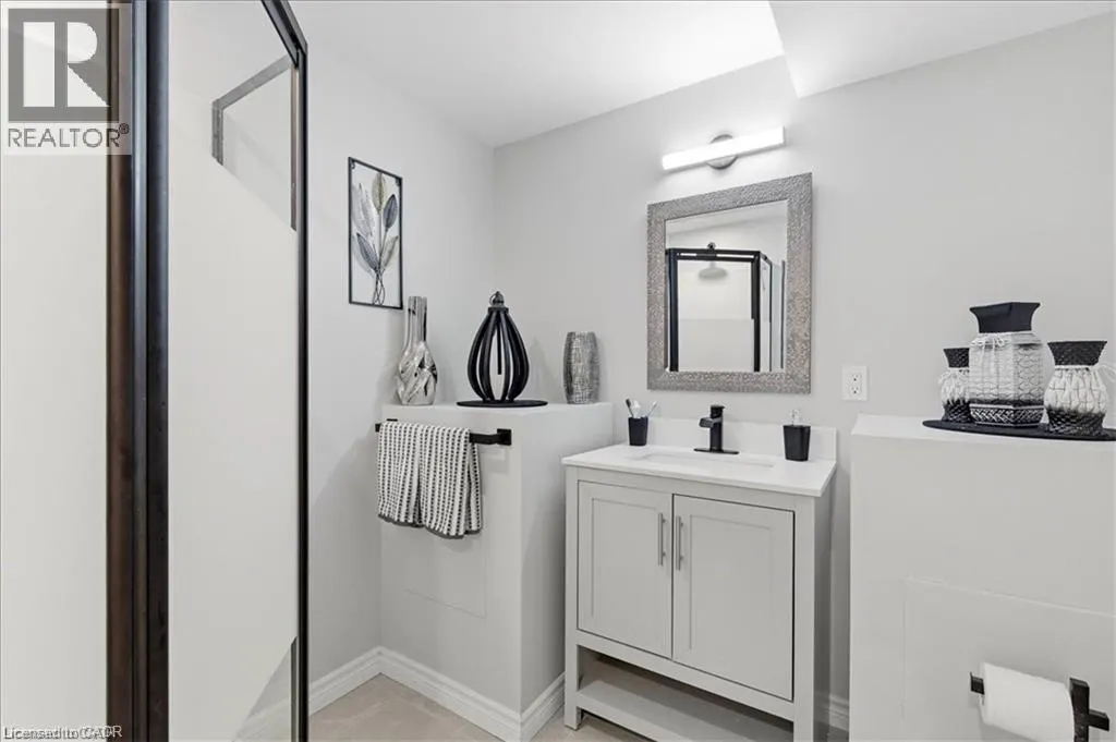 84 WESTMEADOW Drive Unit# 1 #1
