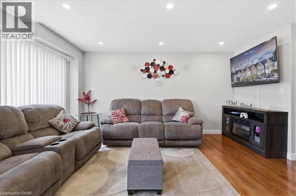 84 WESTMEADOW Drive Unit# 1 #1