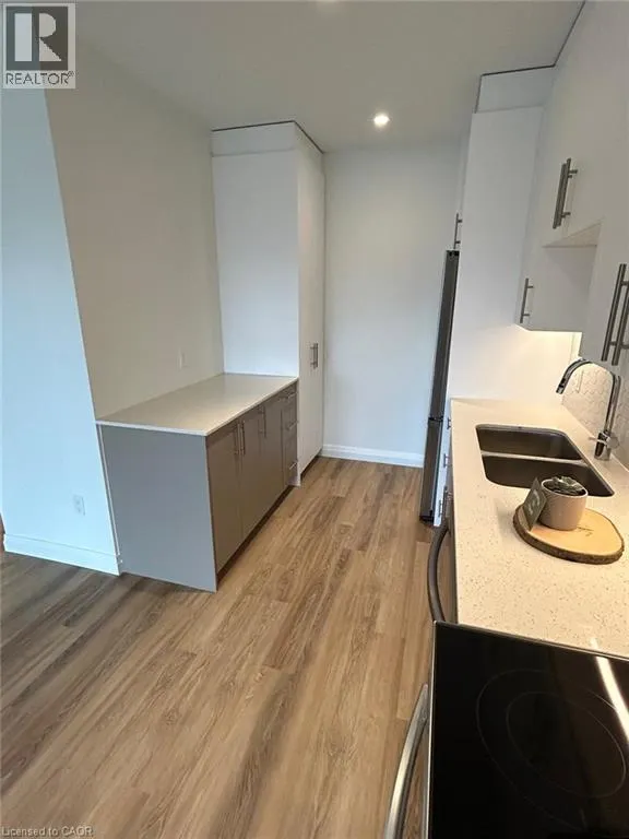 525 NEW DUNDEE Road Unit# 704 #704