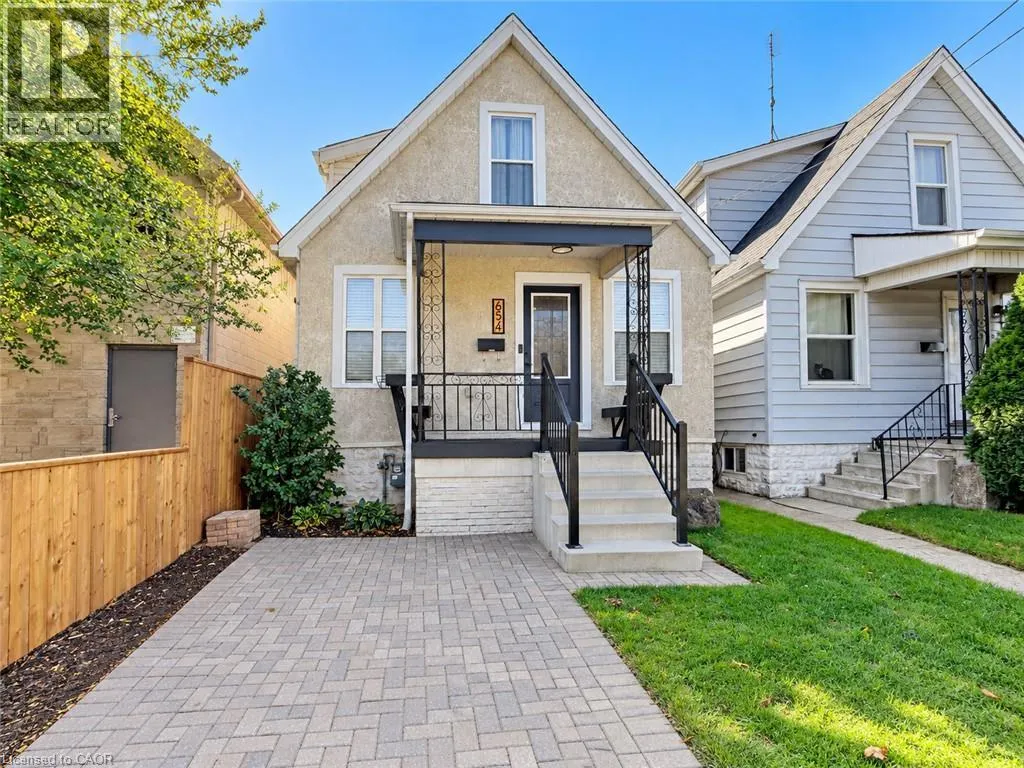 654 DUNSMURE Road