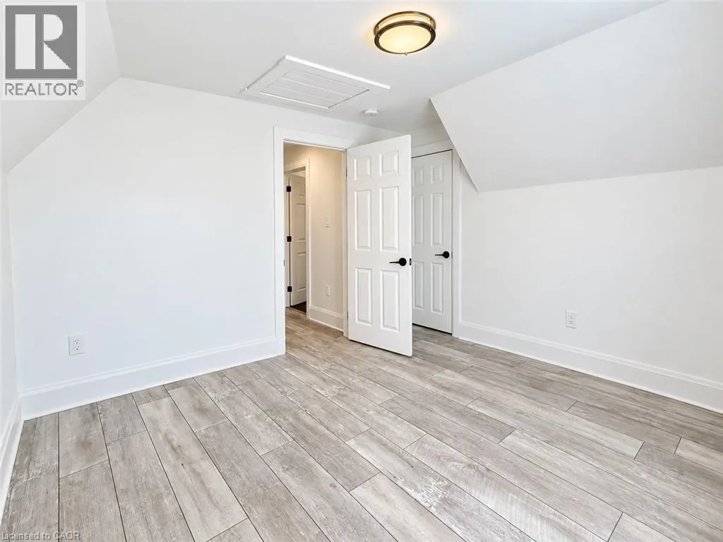 654 DUNSMURE Road