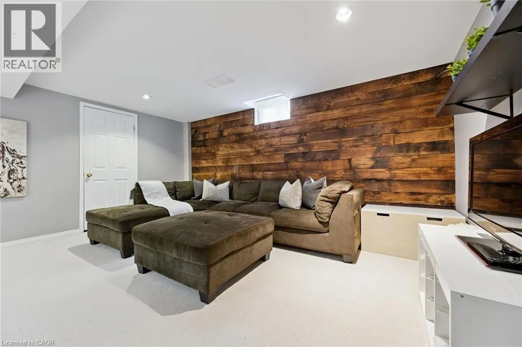 3092 SHANNON Crescent