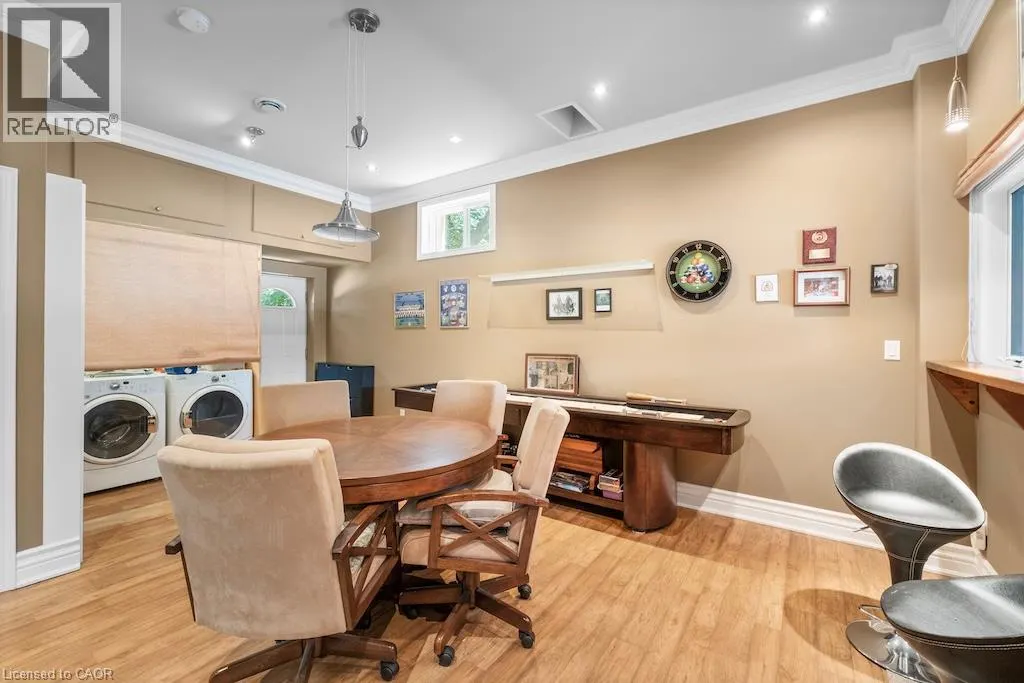 583 STEPHENS Crescent