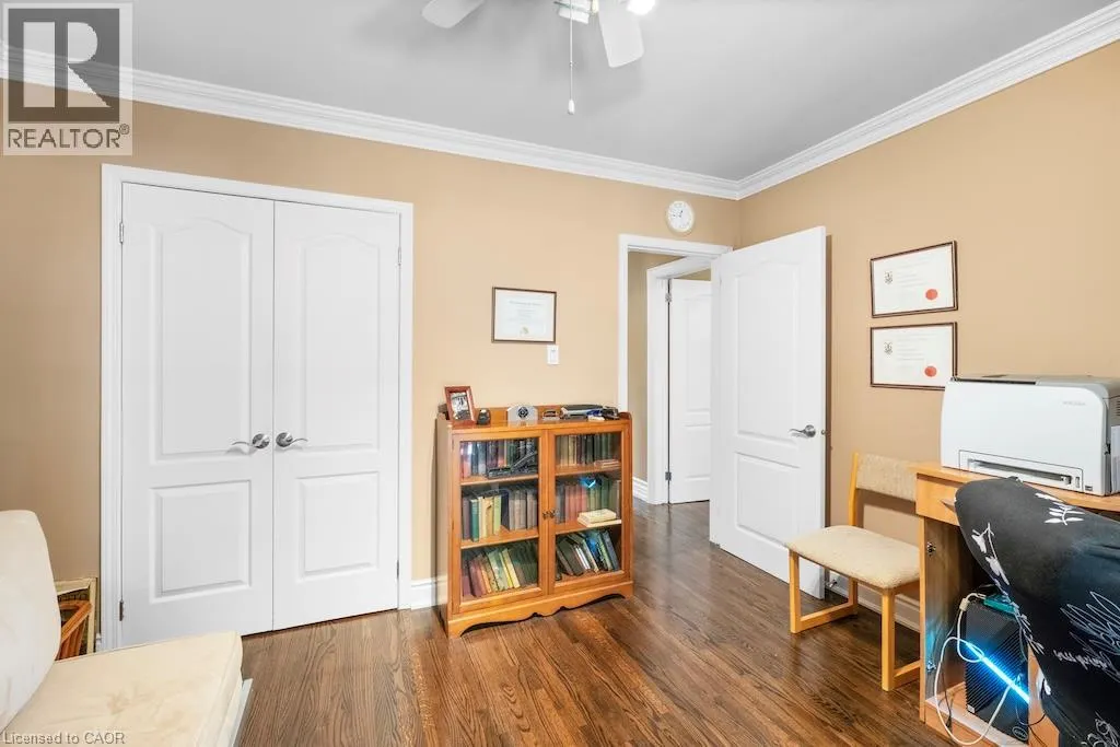 583 STEPHENS Crescent