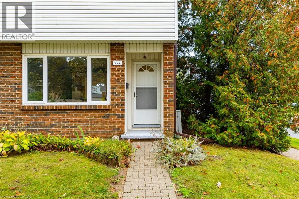 227 FERGUS Avenue