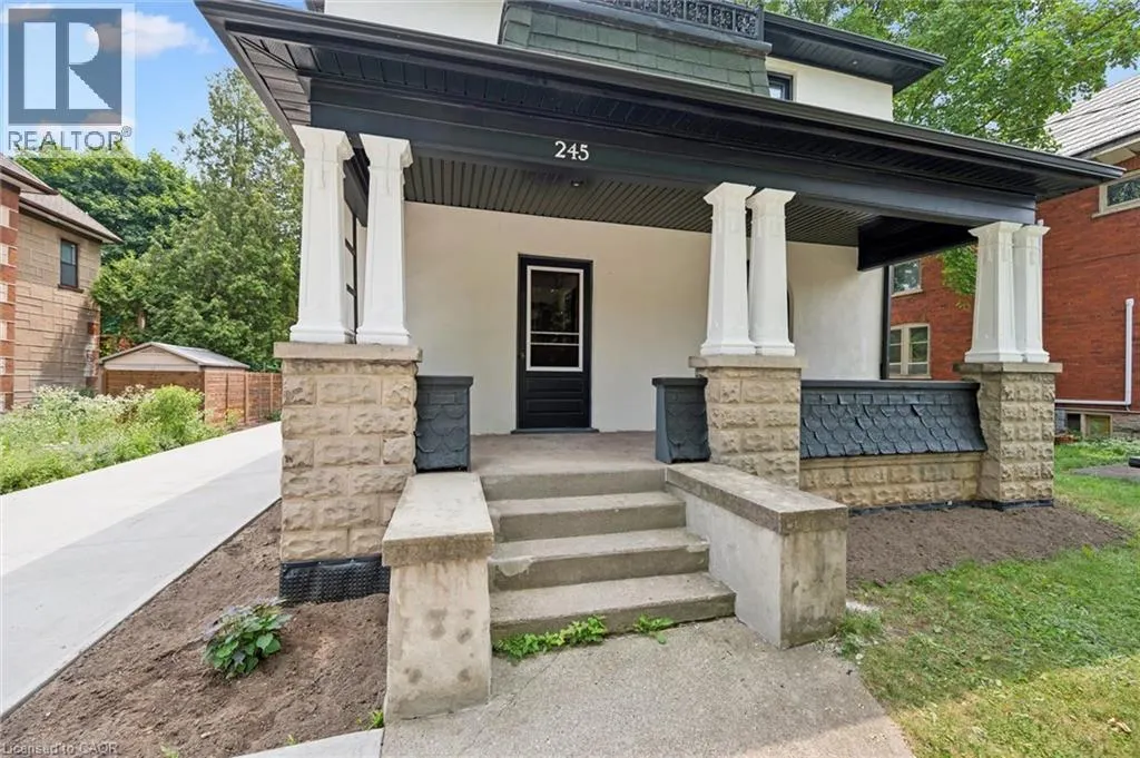 245 LOWTHER Street S