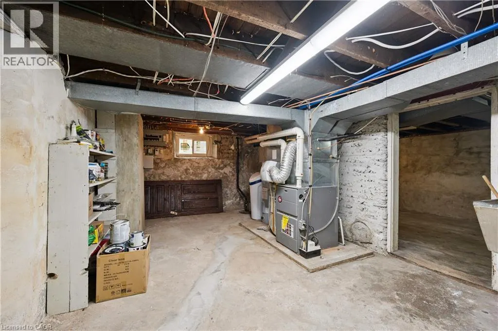 245 LOWTHER Street S