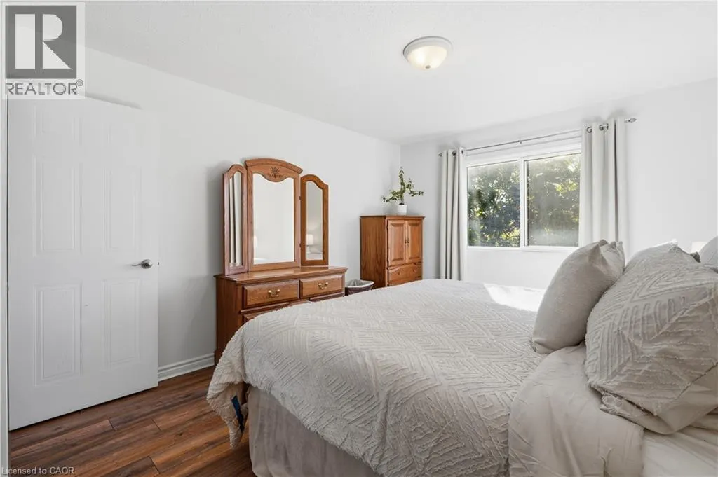 104 AMANDA Walk