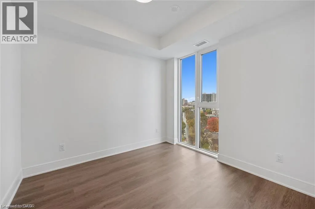 25 WELLINGTON Street S Unit# 807 #807