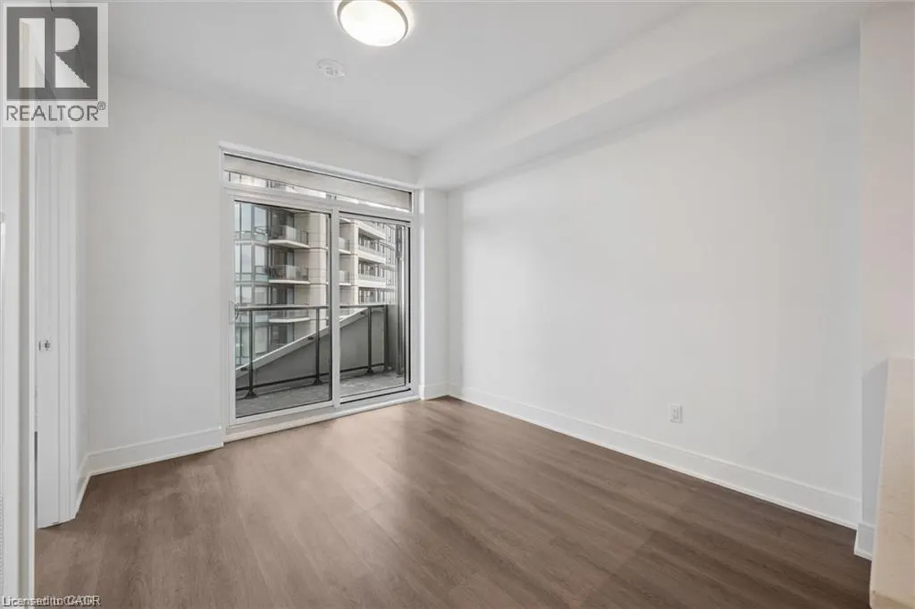 25 WELLINGTON Street S Unit# 807 #807