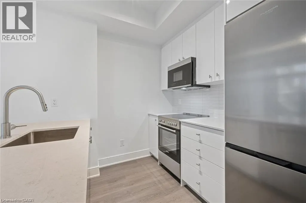 25 WELLINGTON Street S Unit# 807 #807