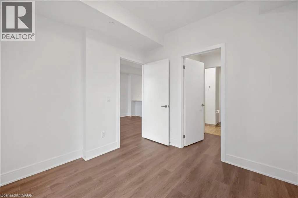 25 WELLINGTON Street S Unit# 807 #807