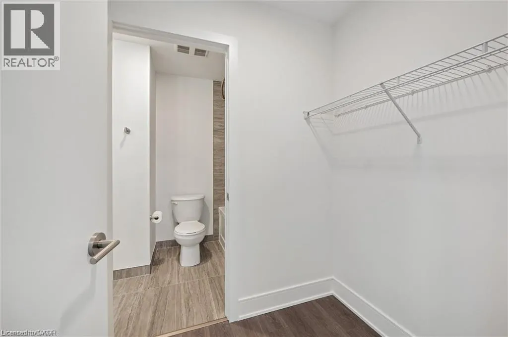 25 WELLINGTON Street S Unit# 807 #807