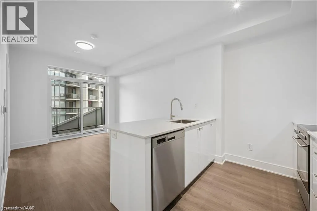 25 WELLINGTON Street S Unit# 807 #807