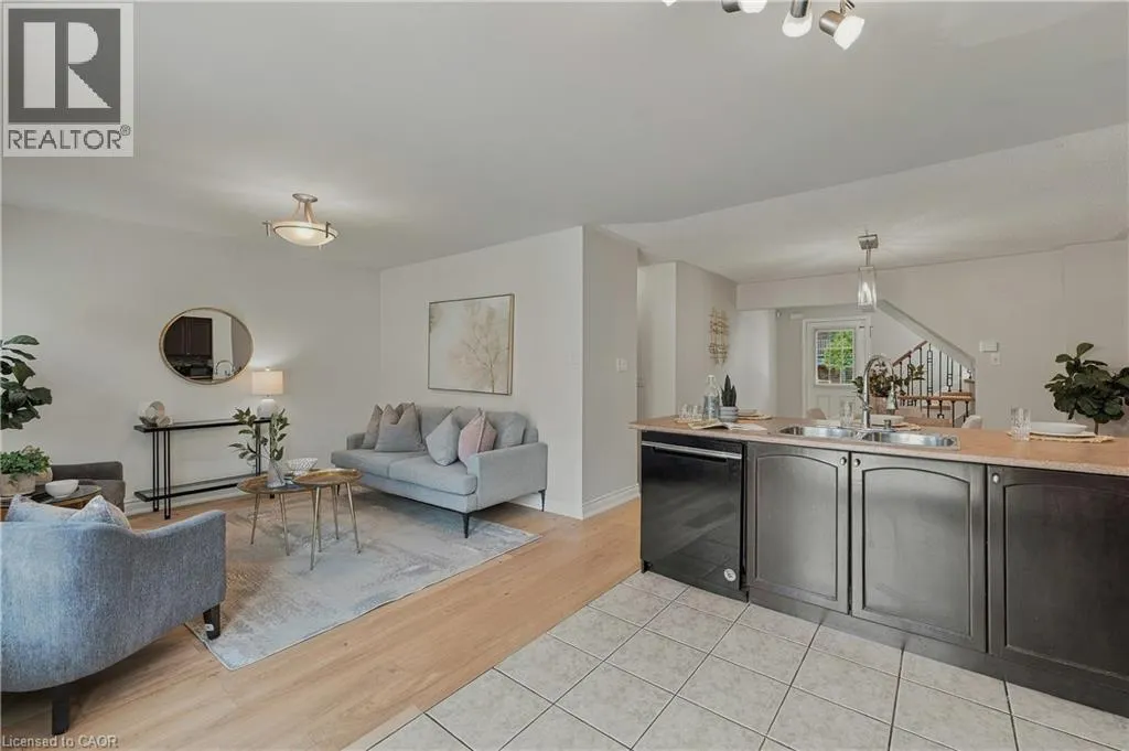 629 GERVAIS Terrace
