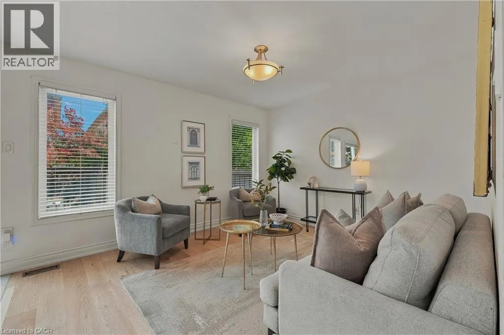 629 GERVAIS Terrace