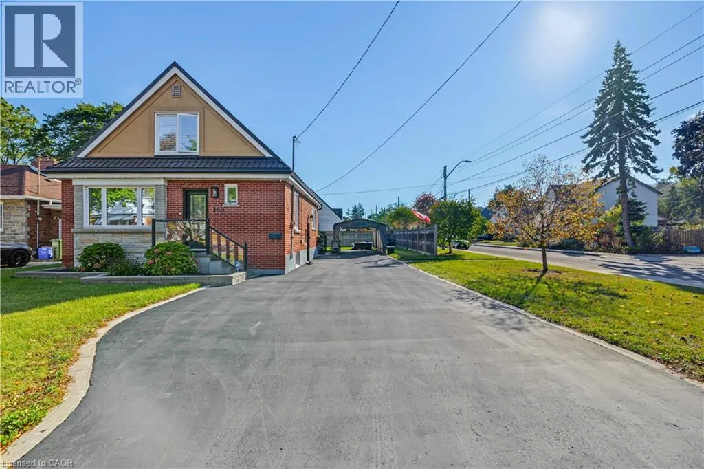 100 MONTROSE Avenue