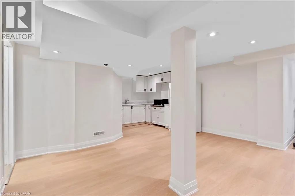 62 GLENVALLEY Drive