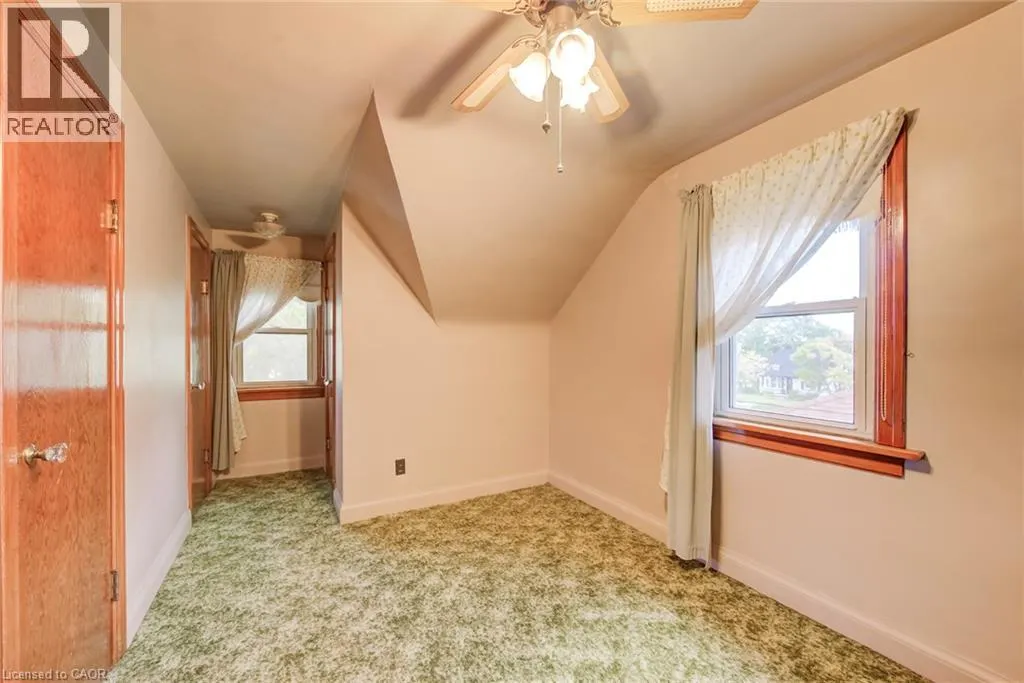 11 CRESTWOOD Avenue