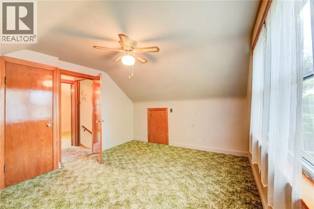 11 CRESTWOOD Avenue