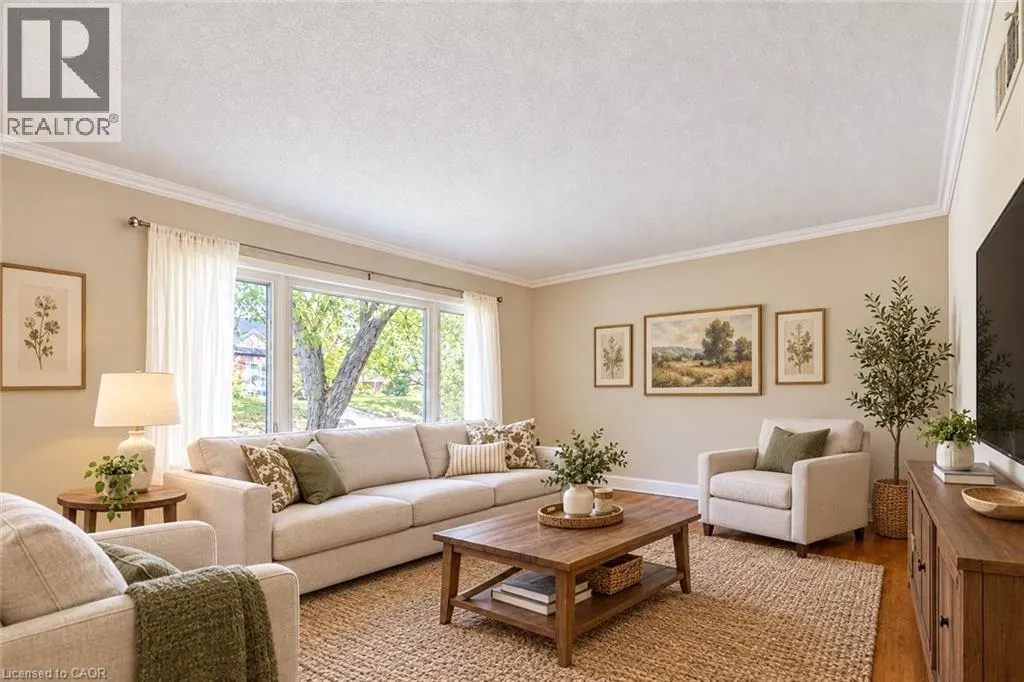 11 CRESTWOOD Avenue