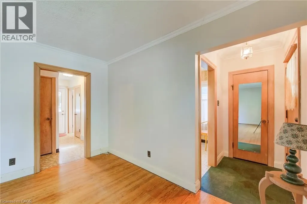 11 CRESTWOOD Avenue