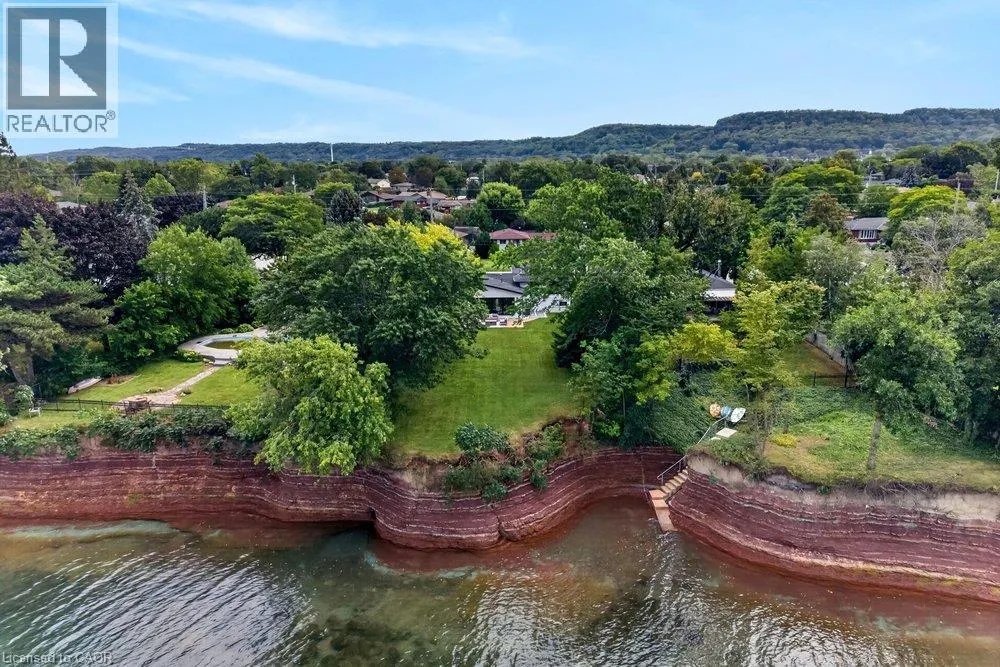 90 LAKESIDE Drive
