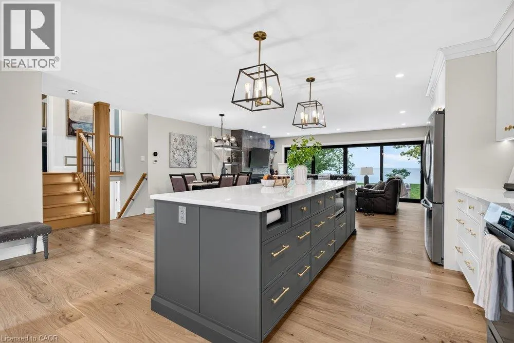 90 LAKESIDE Drive