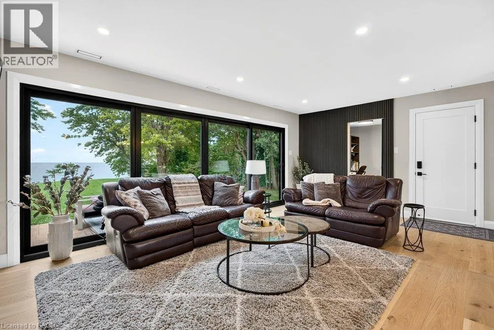 90 LAKESIDE Drive