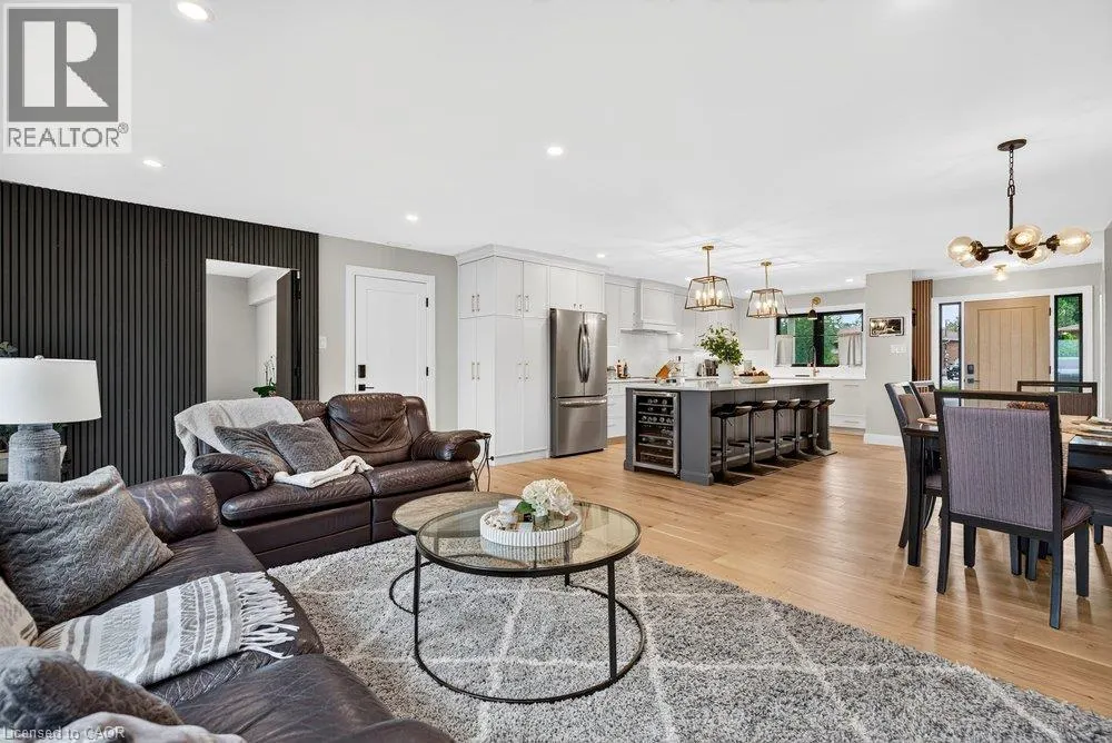 90 LAKESIDE Drive