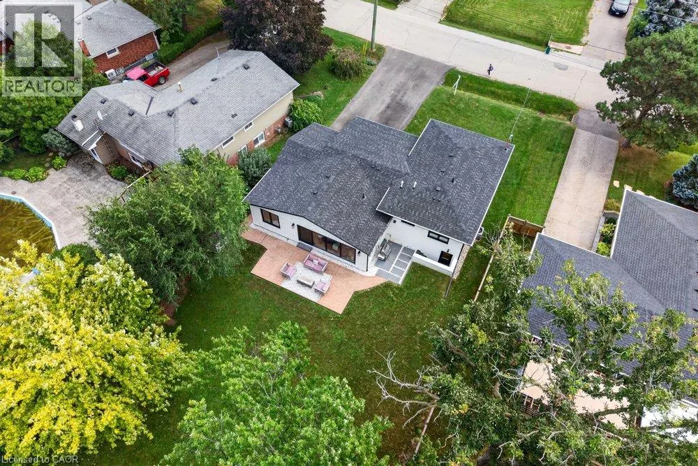 90 LAKESIDE Drive