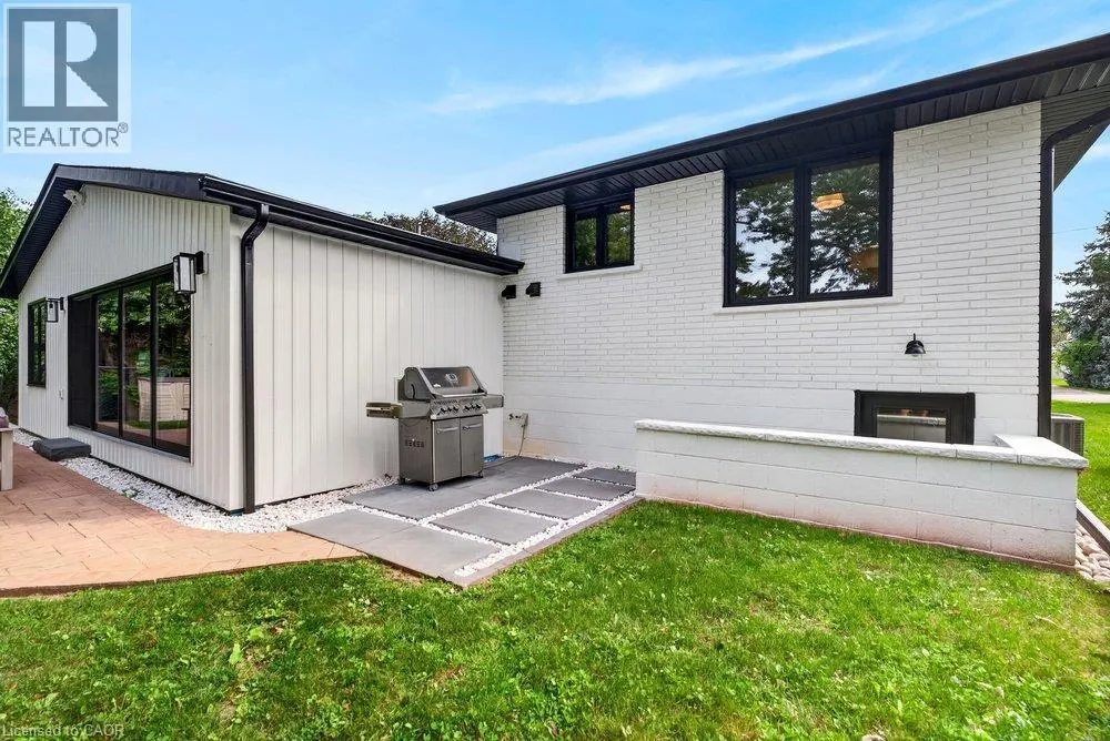 90 LAKESIDE Drive