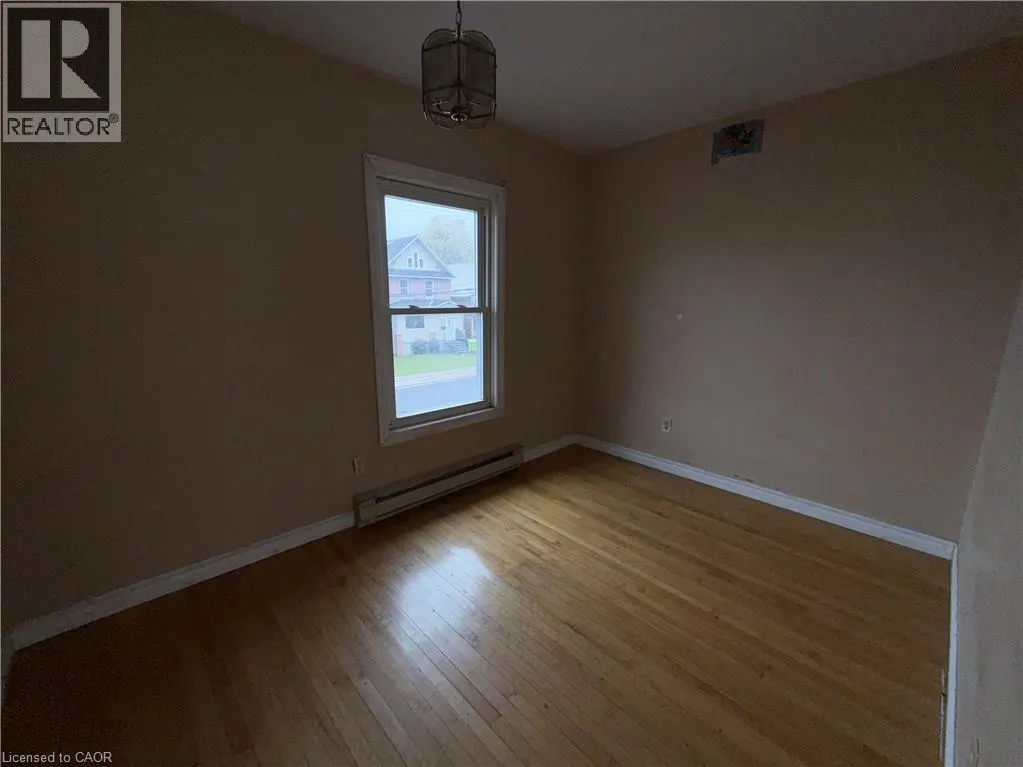 35 E ALBERT Street E
