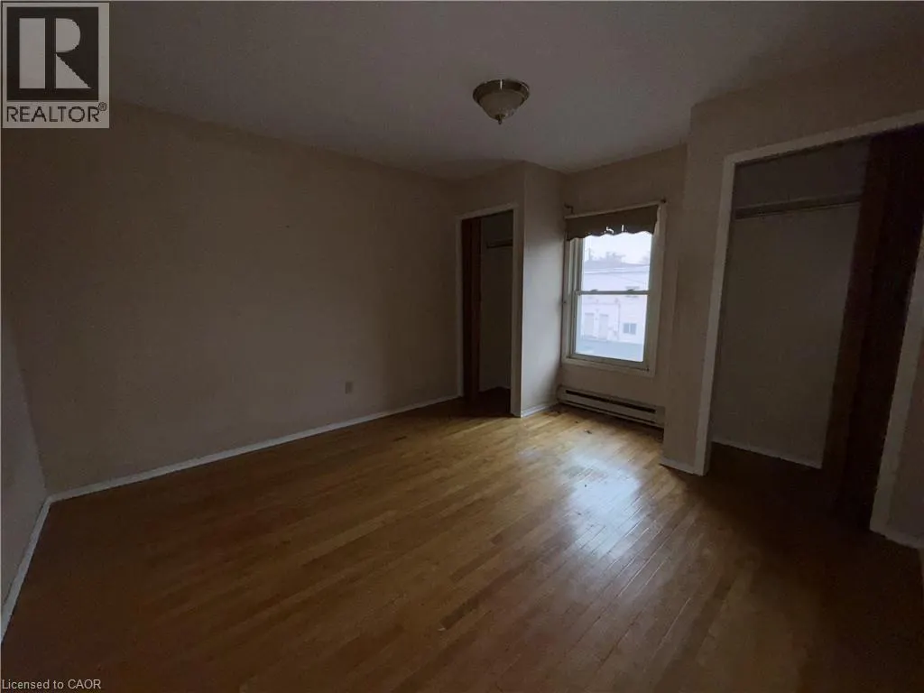 35 E ALBERT Street E
