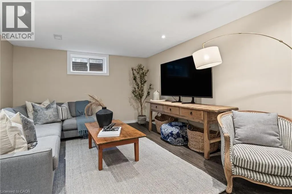609 CHERRYWOOD Drive