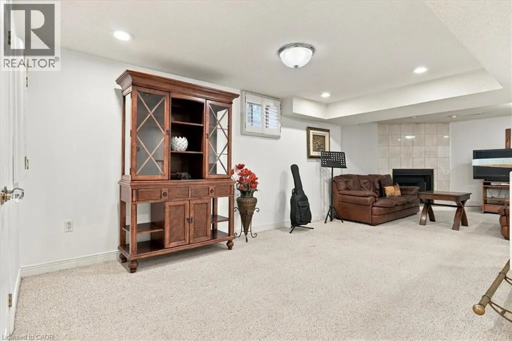 1374 HERITAGE Way Unit# Lower #Lower