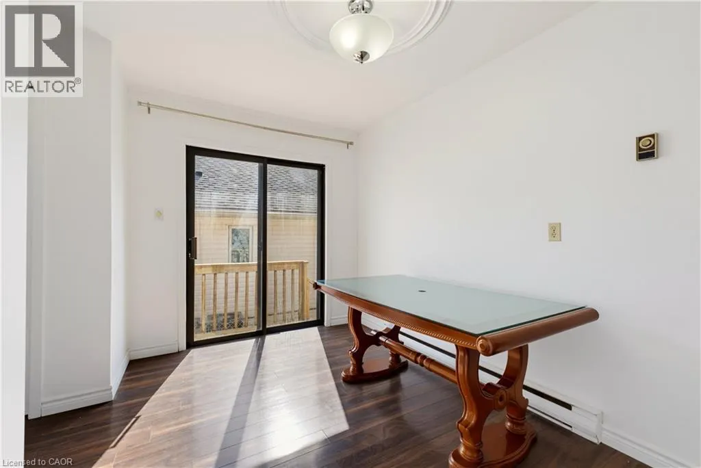 427 LAWRENCE Avenue