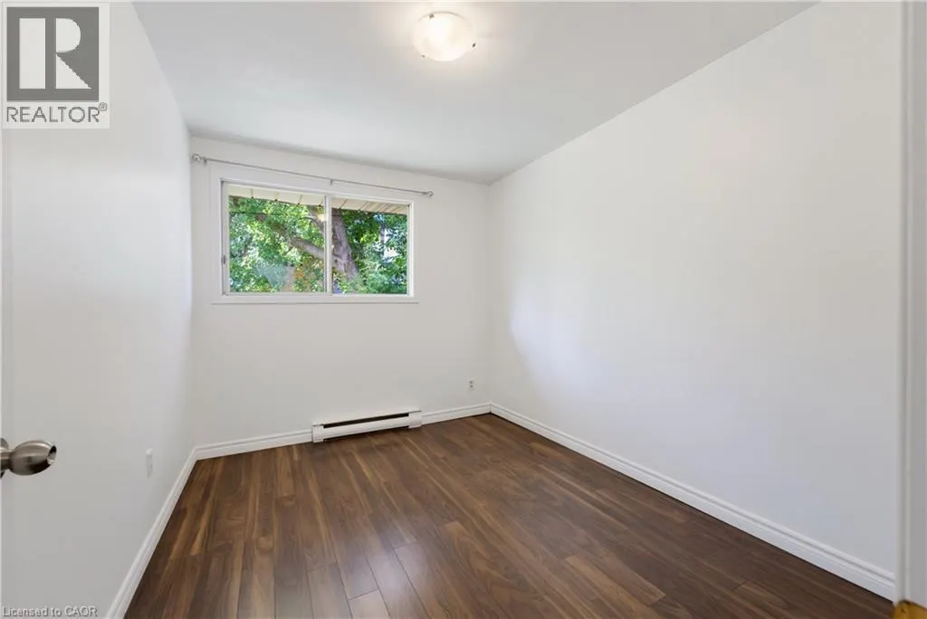 427 LAWRENCE Avenue