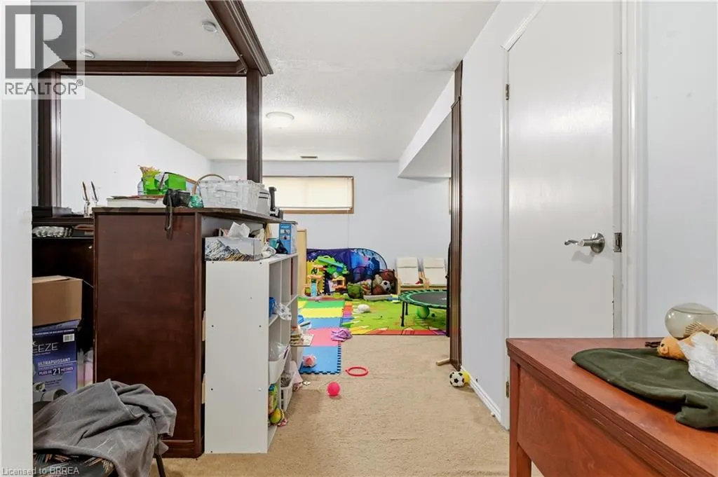 82 BEAVER Crescent