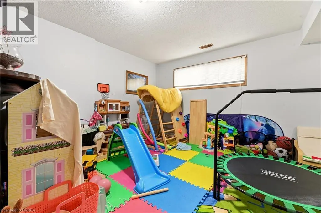 82 BEAVER Crescent