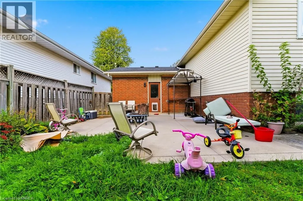 82 BEAVER Crescent