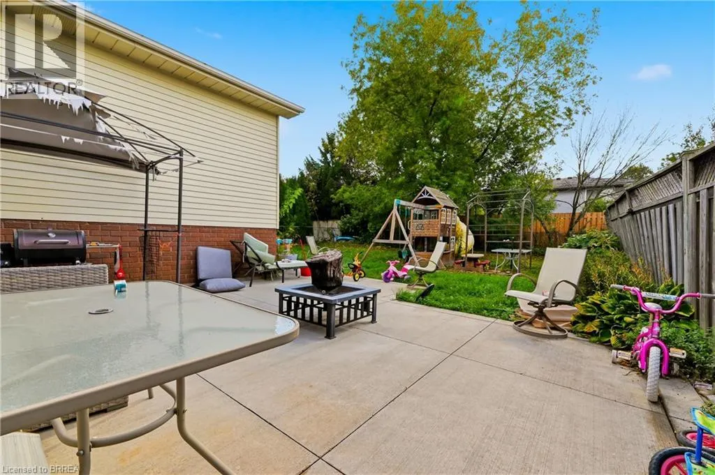 82 BEAVER Crescent