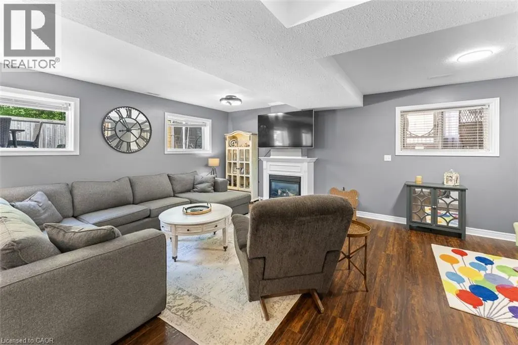 43 THOROLD Avenue
