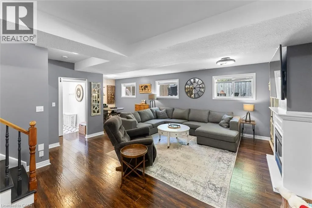 43 THOROLD Avenue