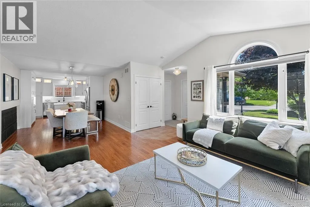 43 THOROLD Avenue