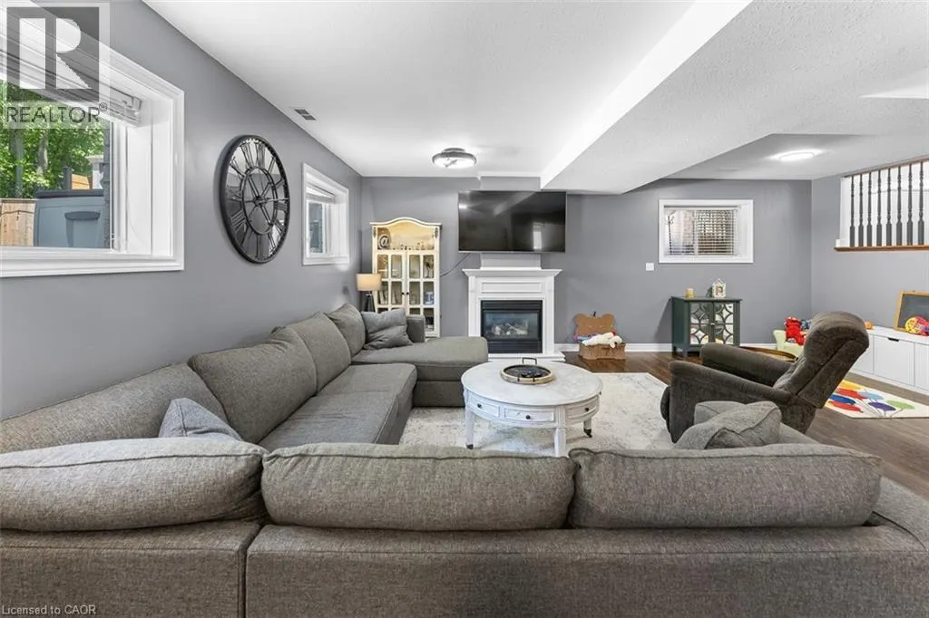 43 THOROLD Avenue