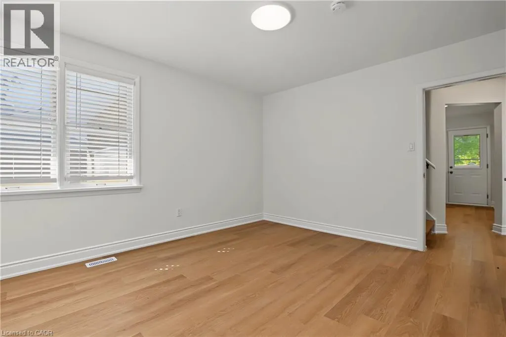143 ELGIN Crescent